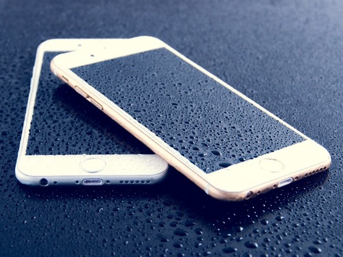 Android czy iOS? Poznaj ich zalety i dowiedz się, kt&oacute;ry telefon lepiej wybrać.